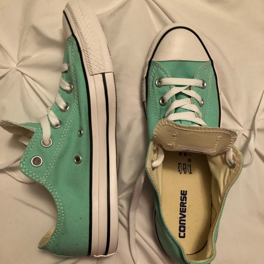 NWNT Mint Green Converse